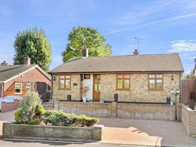 Bungalow for sale in Clatterford End, Epping Forest
