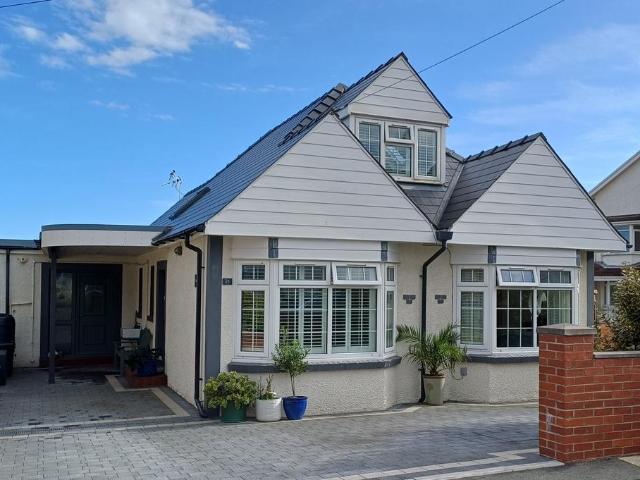 Bungalow for sale in Porthcawl, Nottage