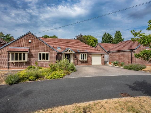 Bungalow for sale in Bromsgrove, Worcestershire