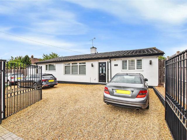 Bungalow for sale in Bridgen, Greater London