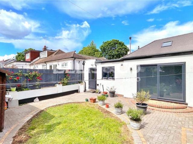 Bungalow for sale in London Borough of Ealing, Greenford