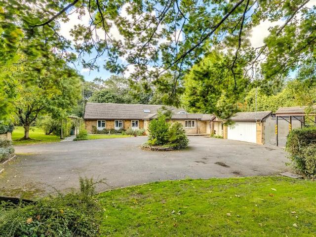 Bungalow for sale in Aston, Colliers End