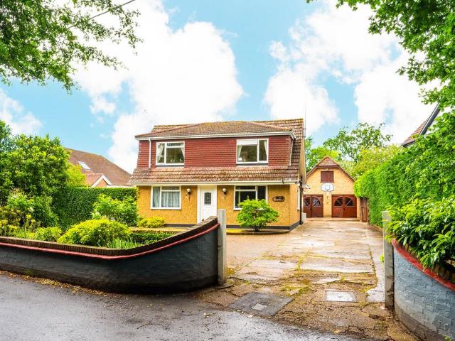 Bungalow for sale in West End, Heol-las