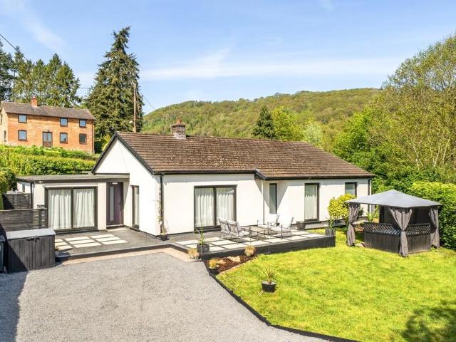 Bungalow for sale in Meifod, Wales