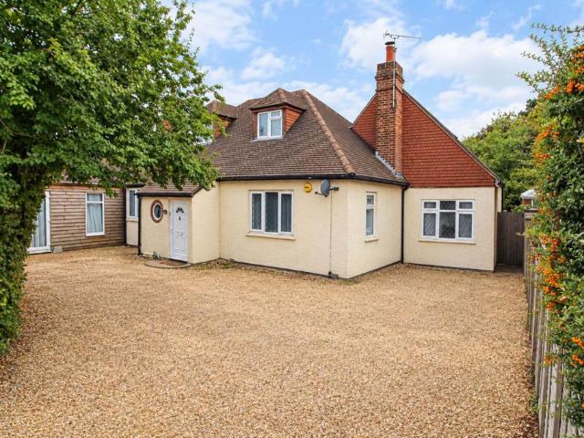 Bungalow for sale in Weston Turville