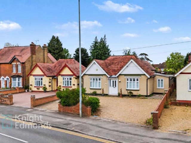 Bungalow for sale in Midway, Kent