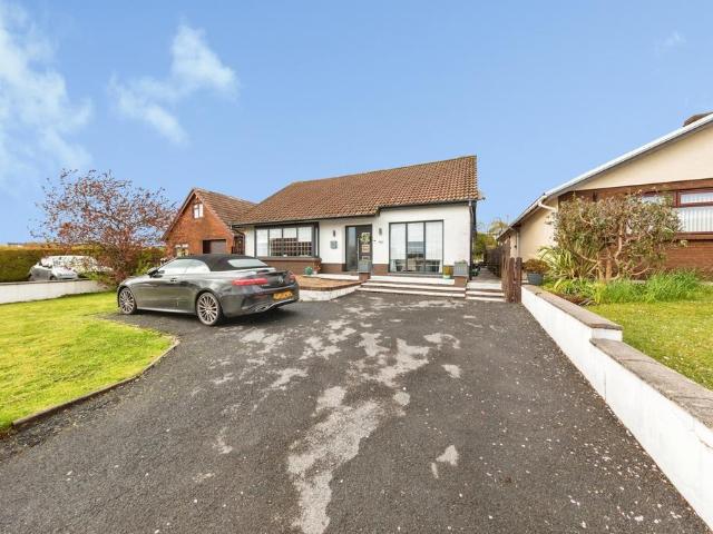Bungalow for sale in Gorslas, Wales