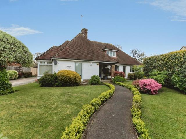 Bungalow for sale in Cooden, Heathlands