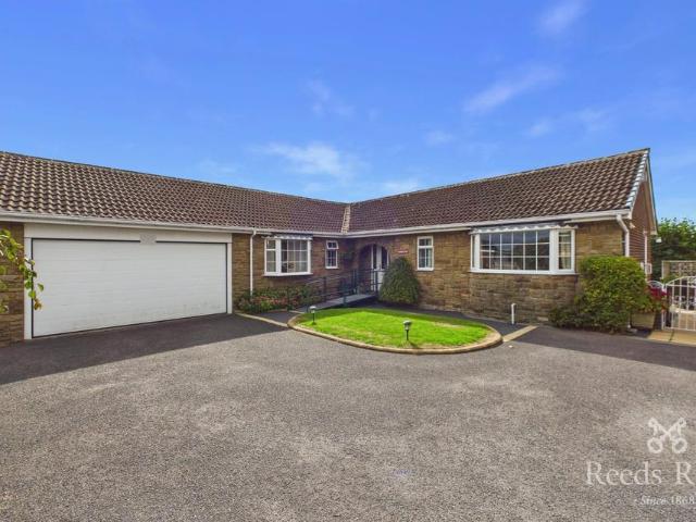 Bungalow for sale in Middlestown, West Yorkshire