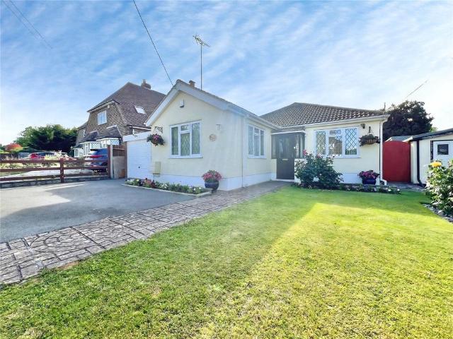 Bungalow for sale in The Butts, Kent