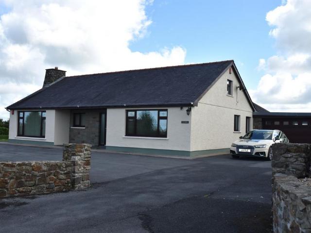 Bungalow for sale in Pentre-cwrt, Wales