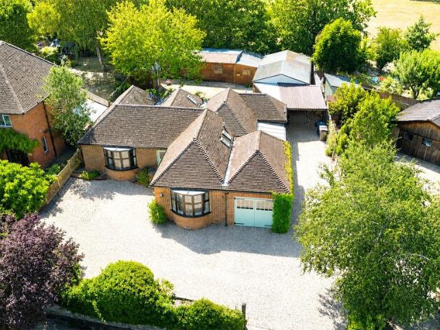 Bungalow for sale in Fole, Surrey