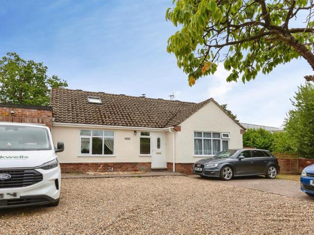 Bungalow for sale in Chelmondiston, Suffolk