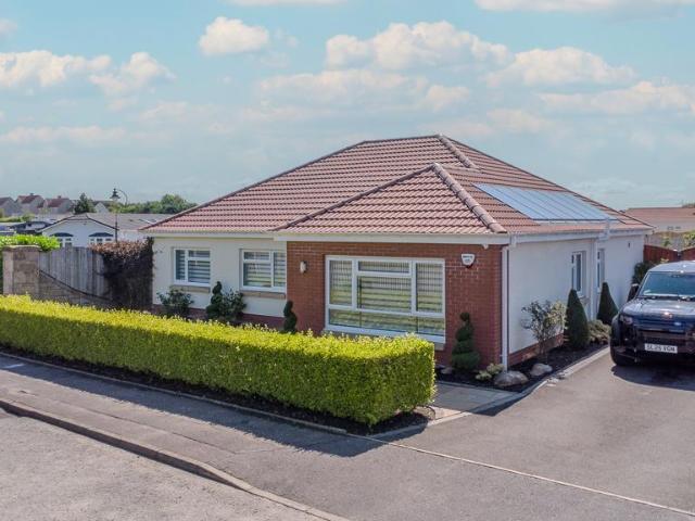 Bungalow for sale in Millerston, Stepps