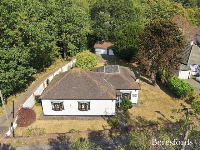 Bungalow for sale in Upminster, Greater London