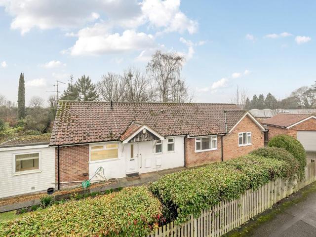 Bungalow for sale in Sheeplands Farm, Wargrave