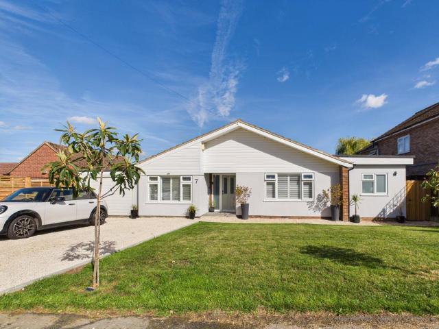 Bungalow for sale in Chartridge Park, Asheridge