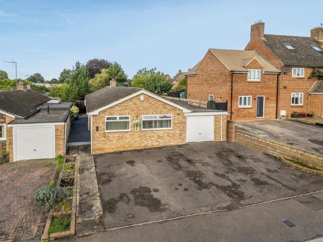 Bungalow for sale in Twyford, Cherwell