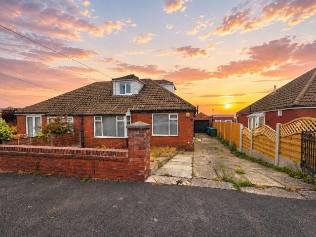 Bungalow for sale in Holden Fold, Pendock