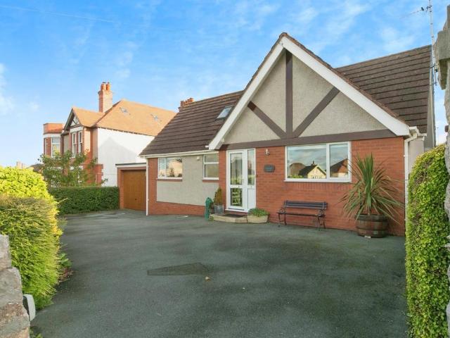 Bungalow for sale in Colwyn Bay, Wales