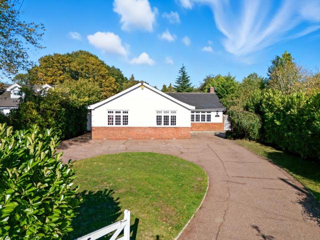 Bungalow for sale in Navestock Side, Essex