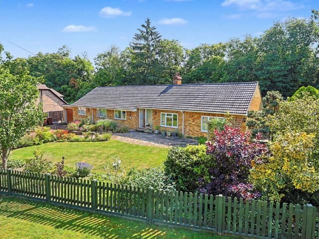 Bungalow for sale in Oaklands, Fretherne