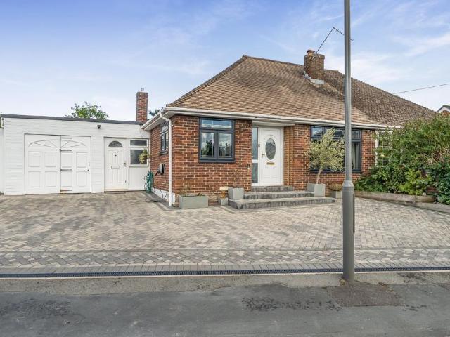 Bungalow for sale in Burnham, Swallow