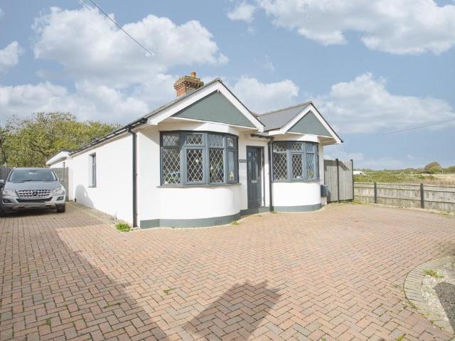 Bungalow for sale in Capel-le-Ferne, Dover