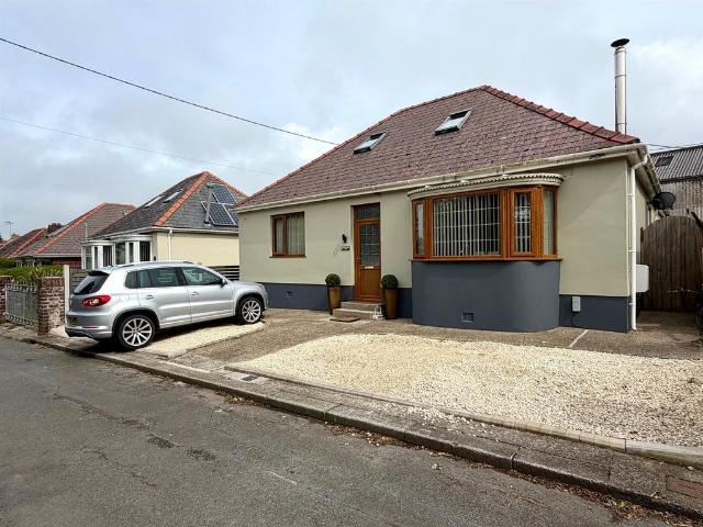 Bungalow for sale in Milford Haven, Wales