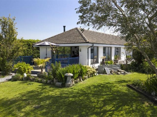 Bungalow for sale in Llangyndeyrn, Meinciau