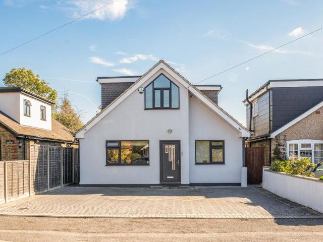 Bungalow for sale in London Borough of Hillingdon, Greater London