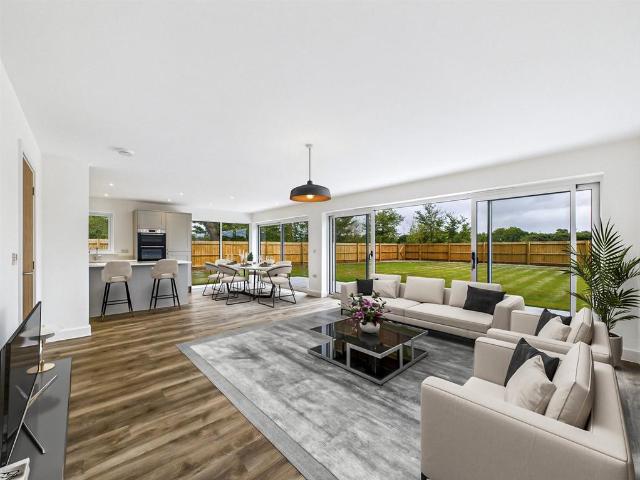 Bungalow for sale in East End, Chelmondiston