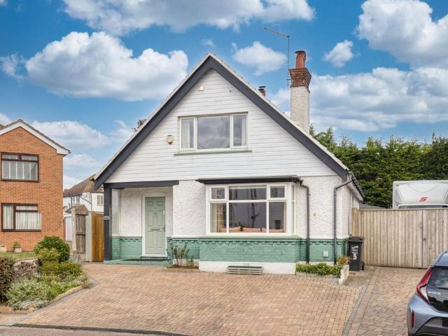 Bungalow for sale in Upton, Acol
