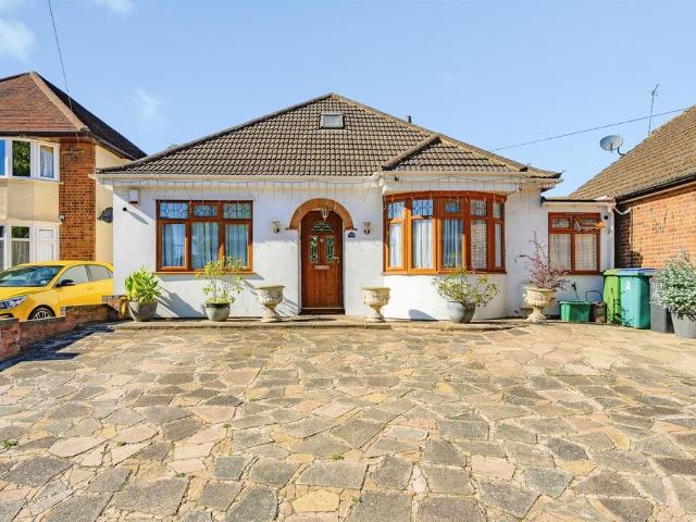 Bungalow for sale in Garston, Watford