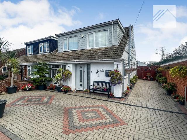 Bungalow for sale in Leigh Beck, Essex