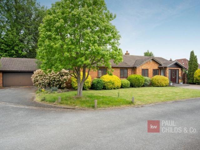 Bungalow for sale in Highway, Maidenhead