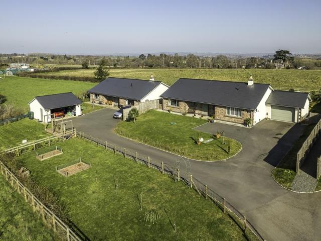 Bungalow for sale in Glewstone
