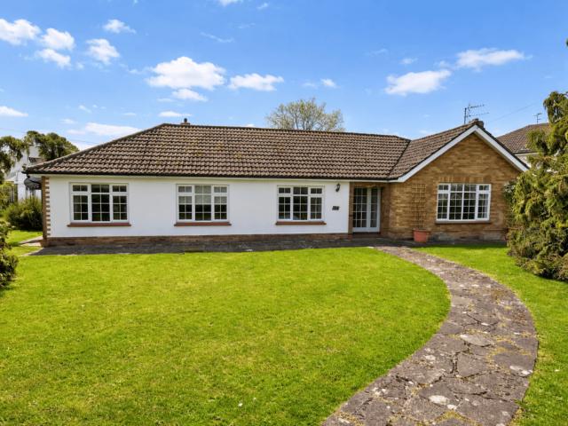 Bungalow for sale in Fordham Heath, Essex