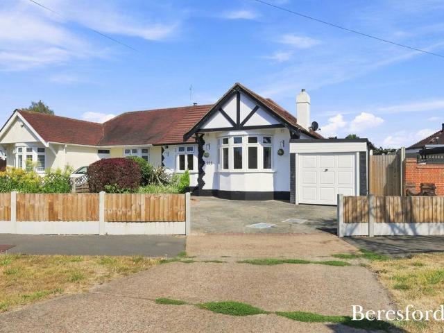 Bungalow for sale in Collier Row, Greater London