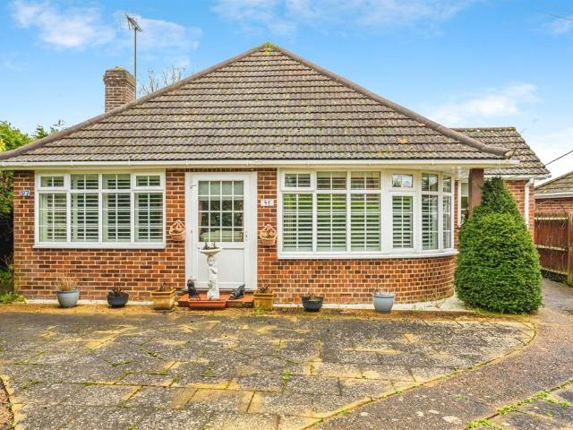 Bungalow for sale in World's End, Mid Sussex