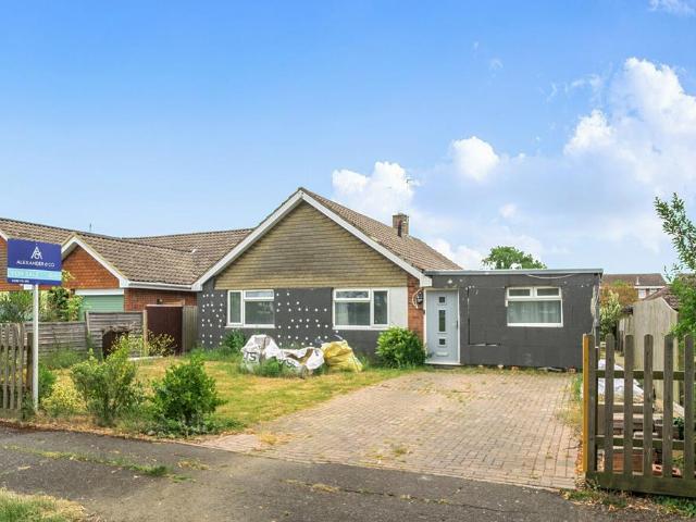 Bungalow for sale in Walton, Aylesbury