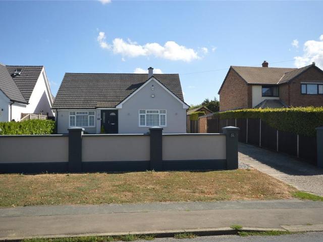 Bungalow for sale in Chipping Hill, Essex