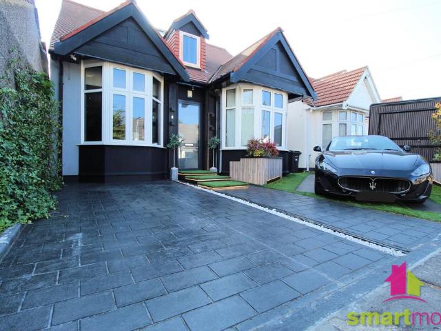Bungalow for sale in Seven Kings, Seven Kings