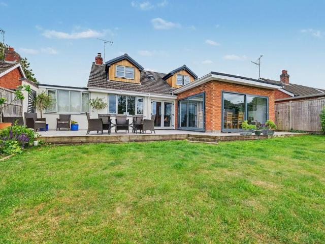 Bungalow for sale in Stanford On Avon, Leicestershire