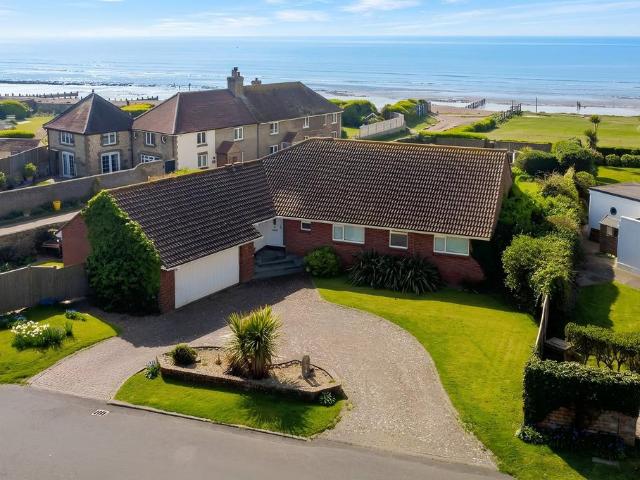 Bungalow for sale in Kingston, Clapham