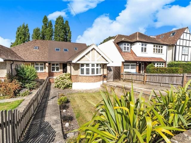 Bungalow for sale in Kingswood, North Watford