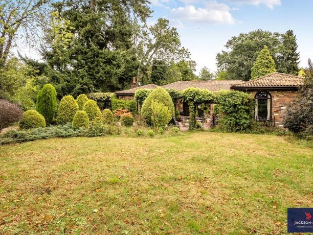 Bungalow for sale in Aspley Guise, Central Bedfordshire