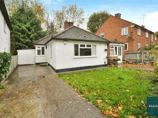 Bungalow for sale in West Finchley, Cat Hill