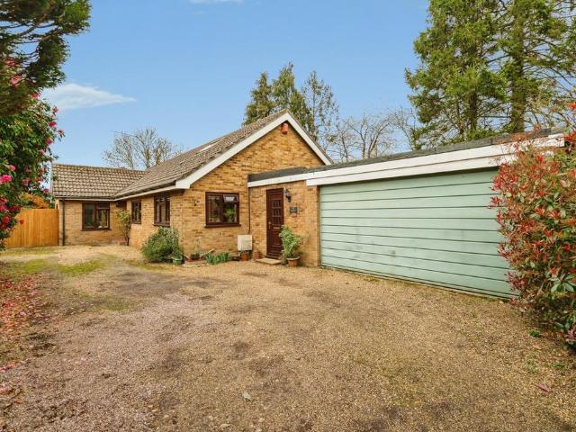 Bungalow for sale in Hoveton, Comers