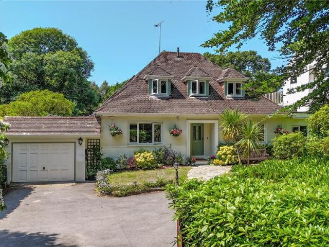 Bungalow for sale in Highcliffe
